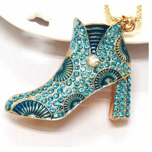 🩵 Betsey Johnson stunning & sparkling aqua ankle boot pendant necklace 🩵 - Picture 2 of 4